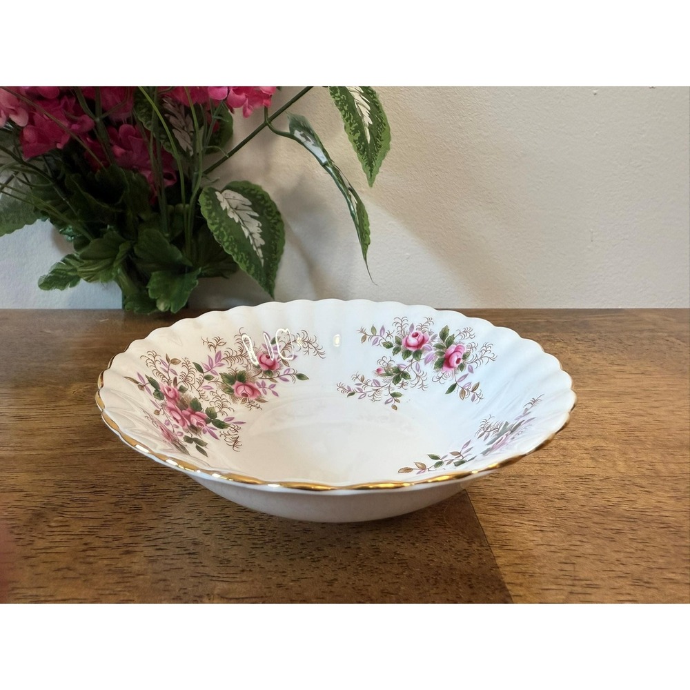 Royal Albert Lavender Rose Nappe Bowl Vintage Bone China Floral Dessert Dish‎